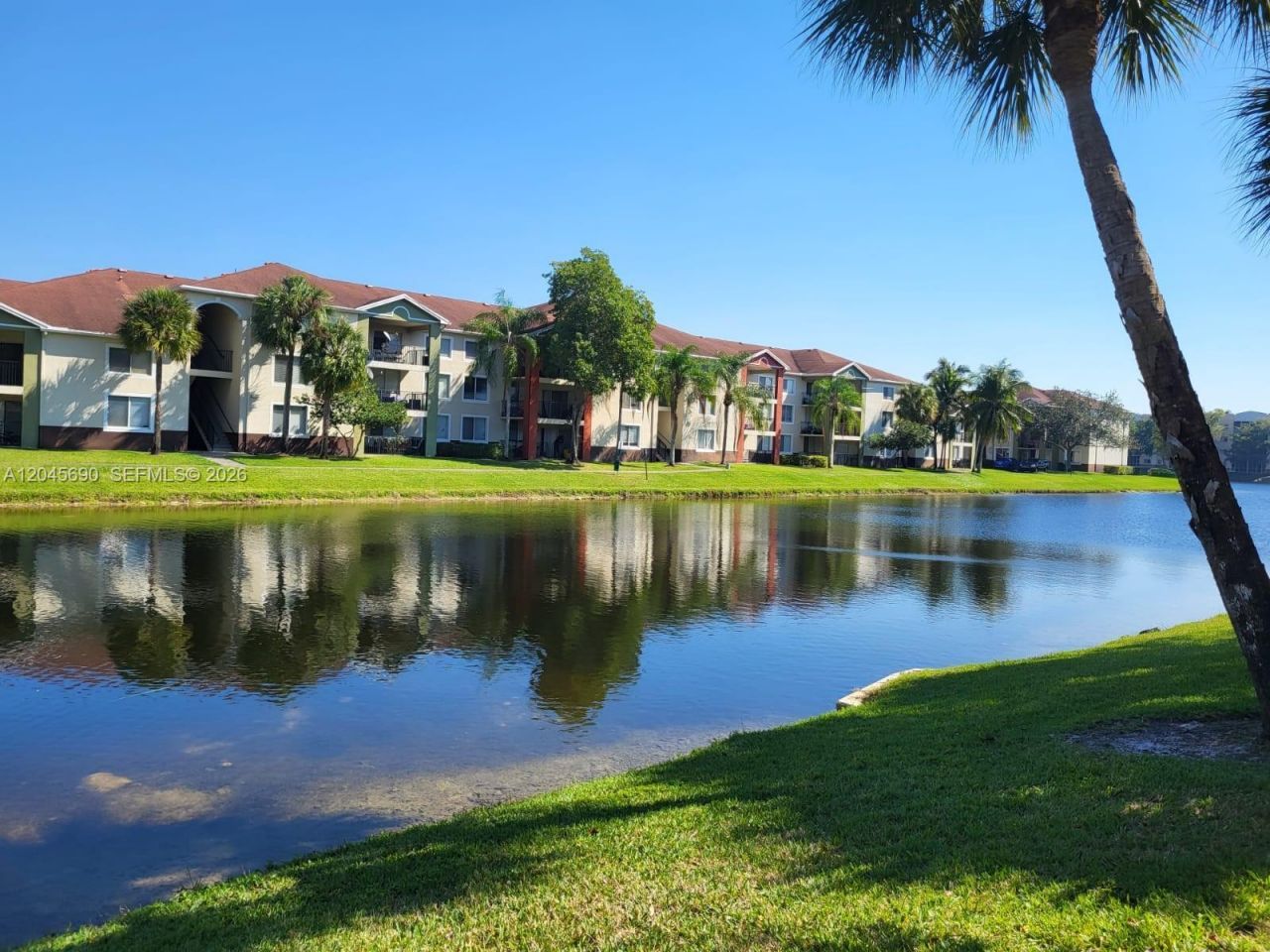 8070 N Nob Hill Rd , Unit 208, Tamarac, FL 33321 Photo