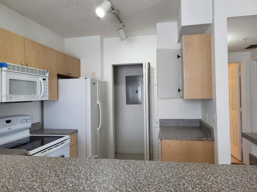 8070 N Nob Hill Rd , Unit 208, Tamarac, FL 33321 Photo