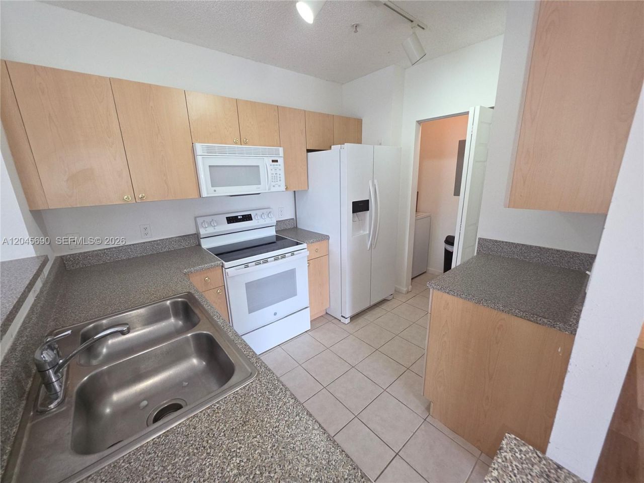 8070 N Nob Hill Rd , Unit 208, Tamarac, FL 33321 Photo