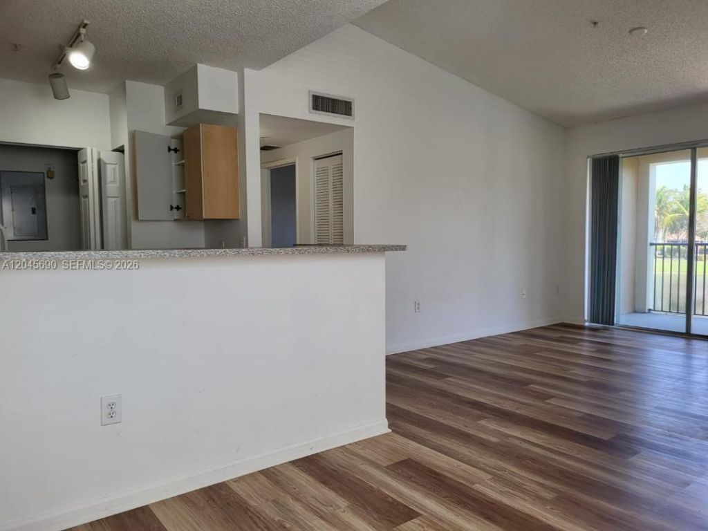 8070 N Nob Hill Rd , Unit 208, Tamarac, FL 33321 Photo