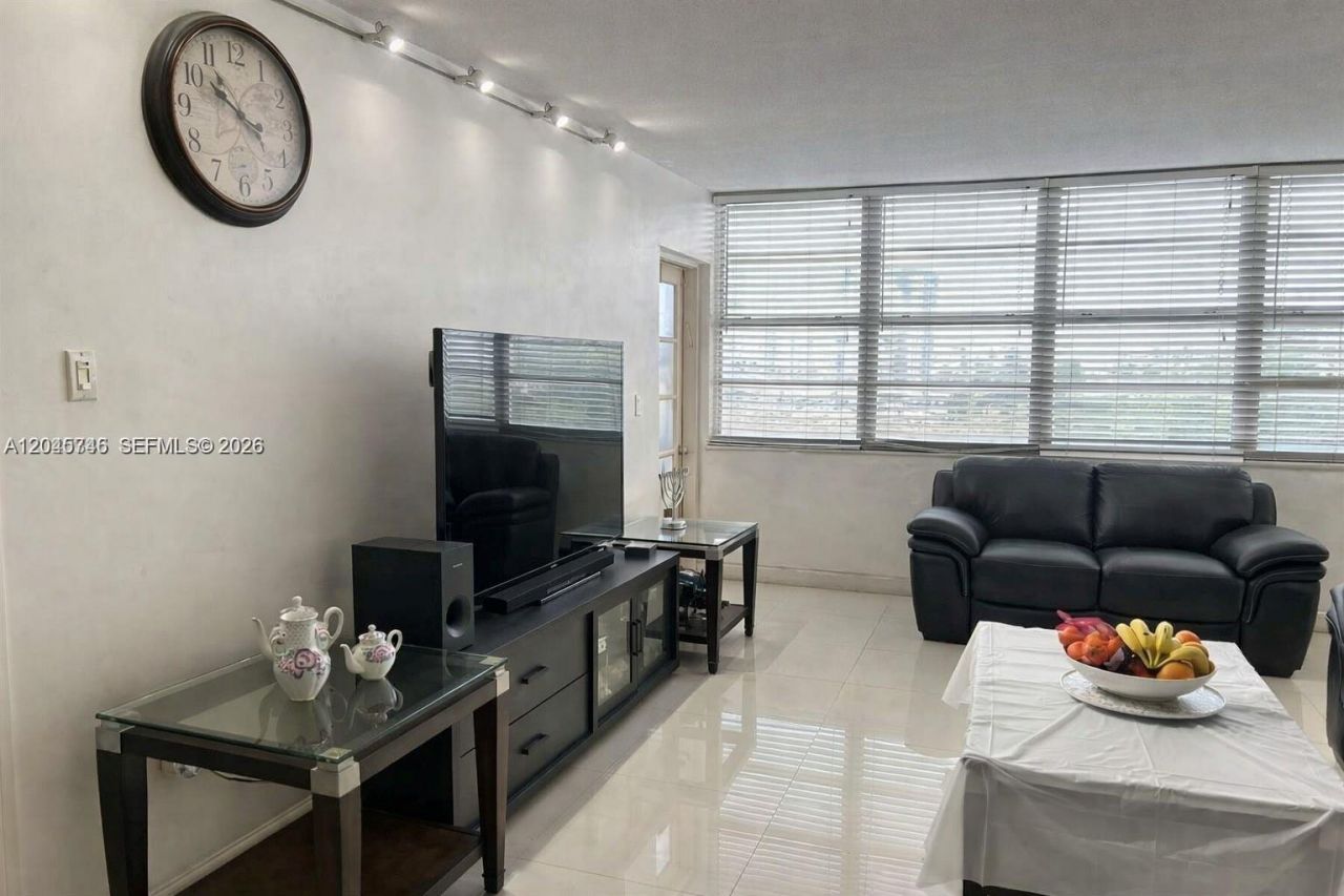 1351 NE Miami Gardens Dr , Unit 511E, Miami, FL 33179 Photo