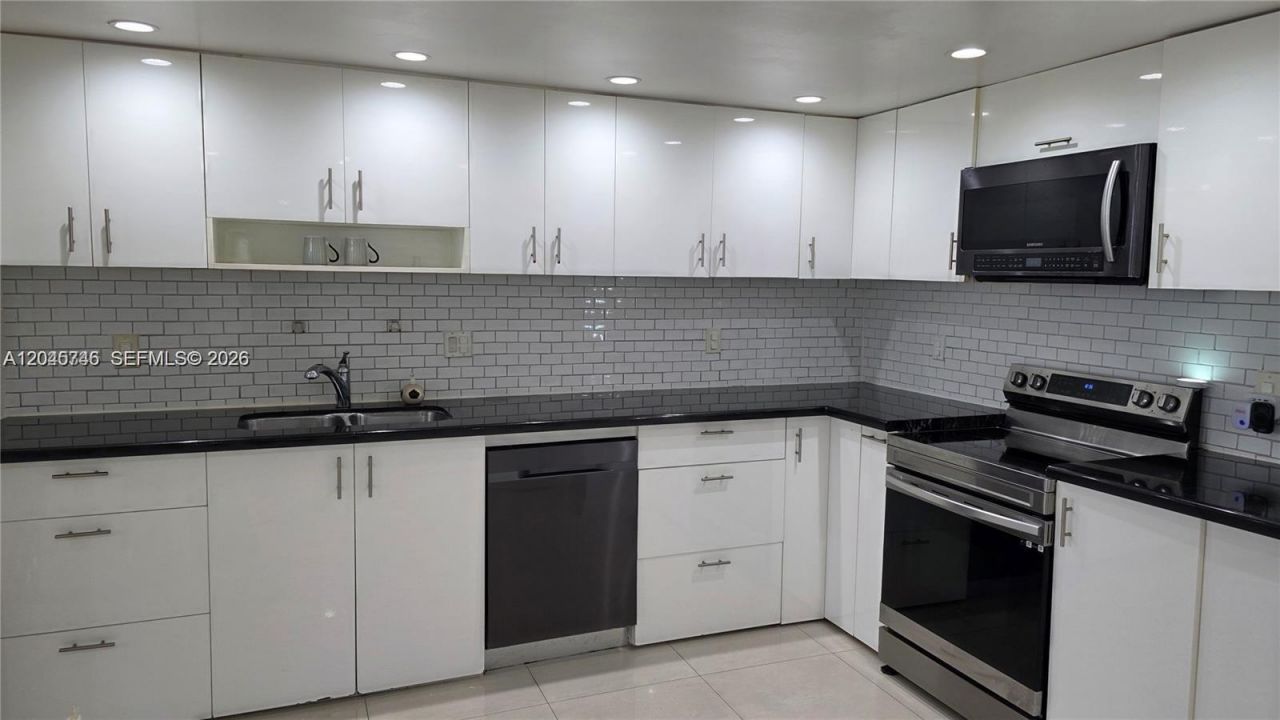 1351 NE Miami Gardens Dr , Unit 511E, Miami, FL 33179 Photo