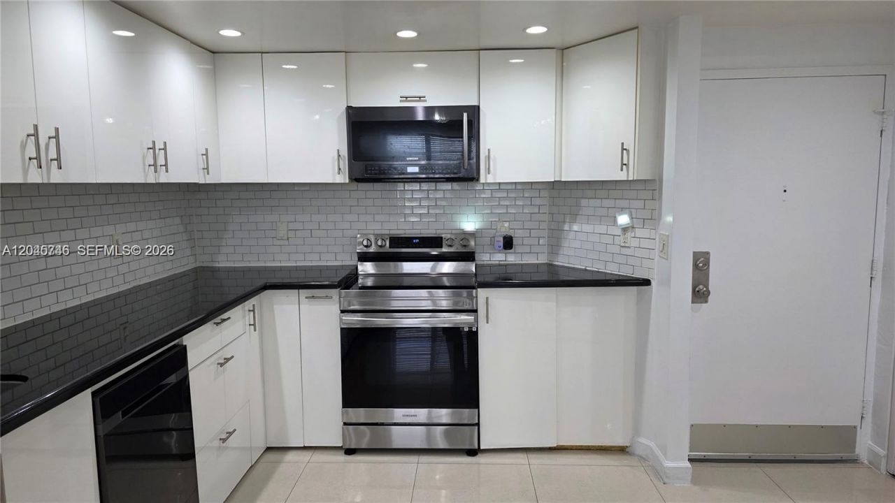 1351 NE Miami Gardens Dr , Unit 511E, Miami, FL 33179 Photo