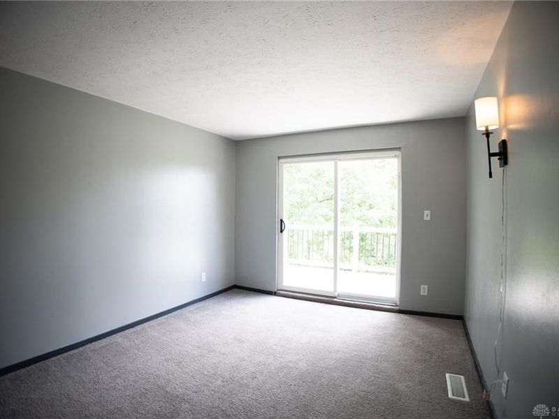 101 Highridge Court, Franklin, OH 45005 Photo 9