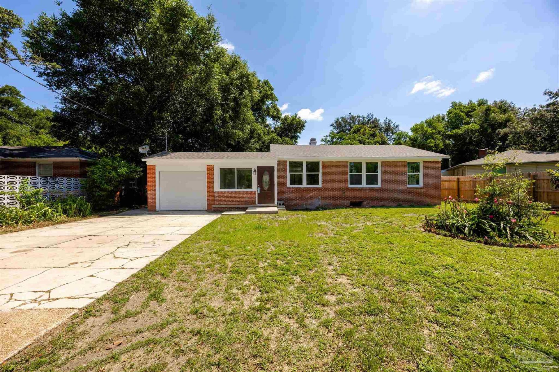 402 Rue Max St, Pensacola, FL 32507 Main Photo