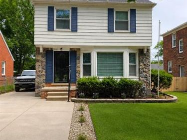 1168 N Vernier Road N, Grosse Pointe Woods, MI 48236