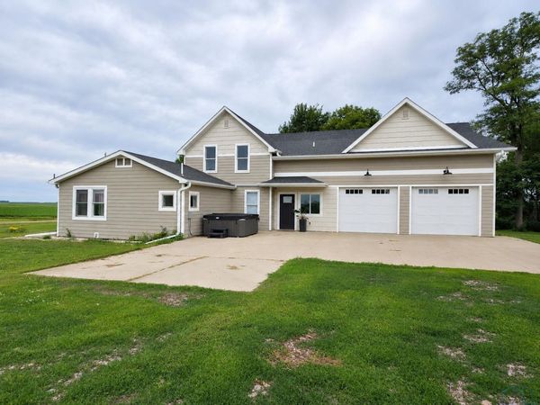 2540 510th St., LeMars, IA 51031