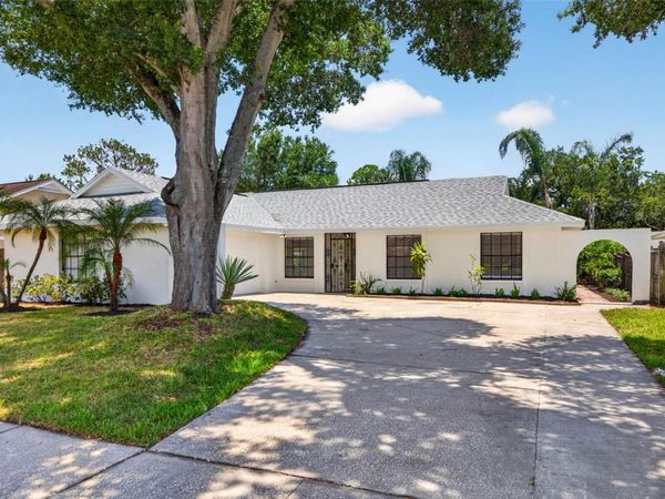 5106 PENNSBURY DRIVE, TAMPA, FL 33624