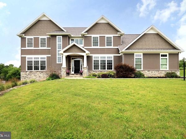195 MOUNTAIN LAUREL DRIVE, STATE COLLEGE, PA 16801