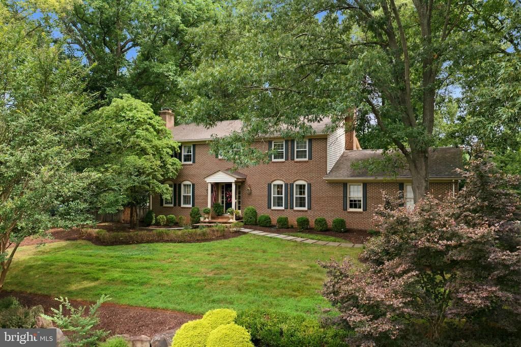 10516 Walter Thompson Drive, Vienna, VA 22181 Main Photo
