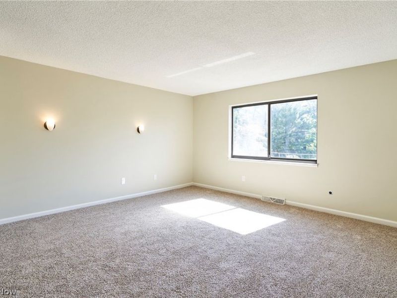 880 Hampton Ridge Drive , Akron, OH 44313 Photo 17