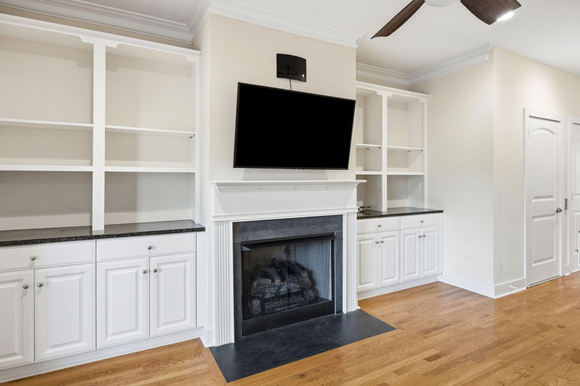 1601 Hopeman Lane Photo 10