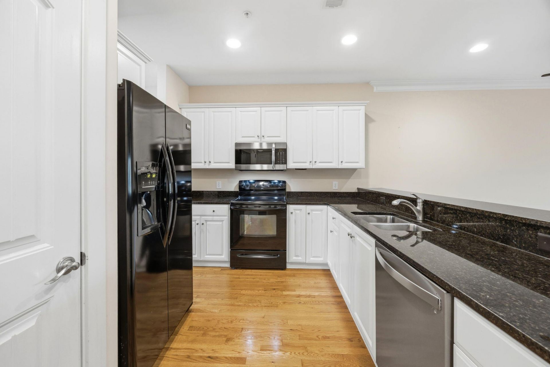 1601 Hopeman Lane Photo 7