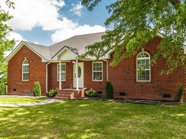 1197 Harve Brown Rd, Bethpage, TN 37022