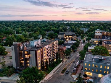 2800 W 44th Street, Unit 302, Minneapolis, MN 55410
