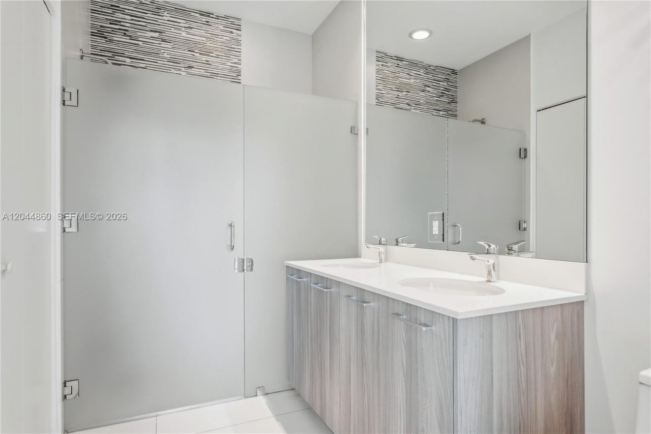 501 NE 31st St, Unit 204, Miami, FL 33137 Photo