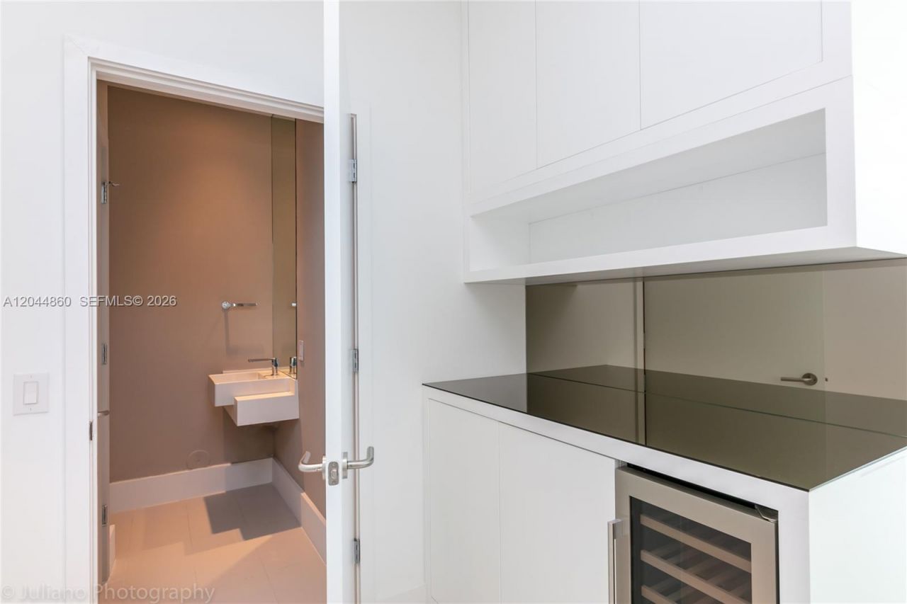 501 NE 31st St, Unit 204, Miami, FL 33137 Photo