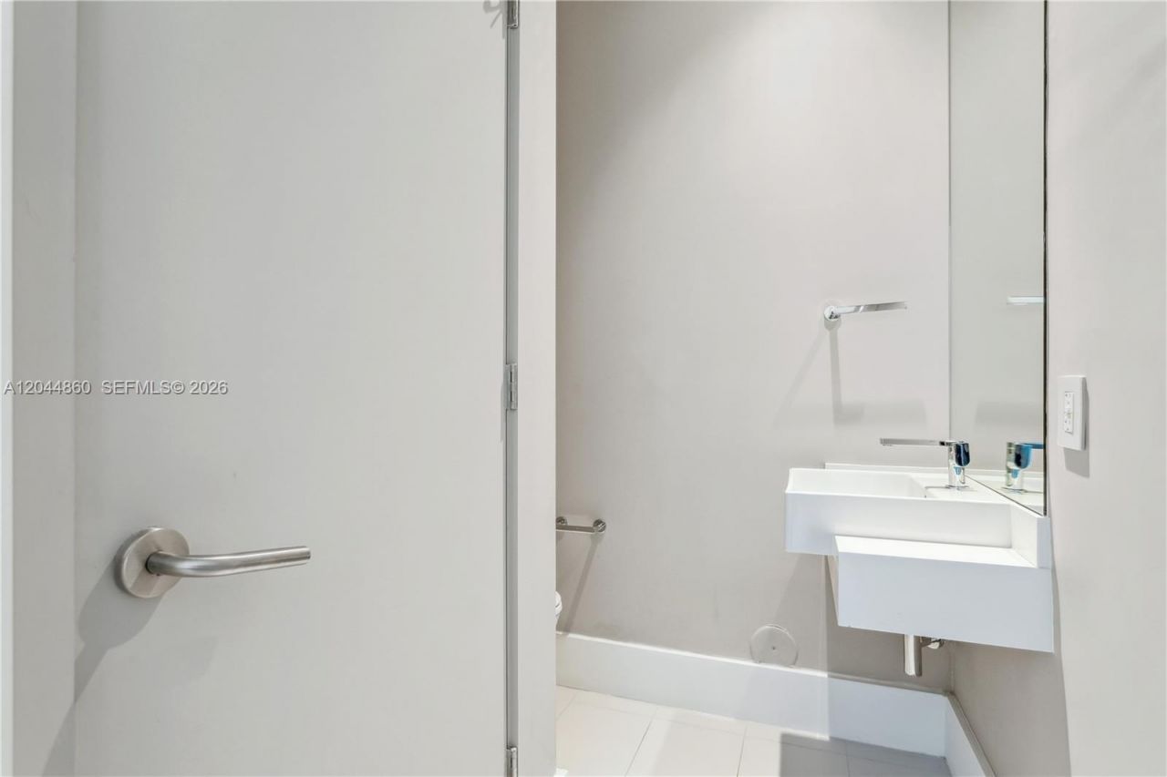501 NE 31st St, Unit 204, Miami, FL 33137 Photo