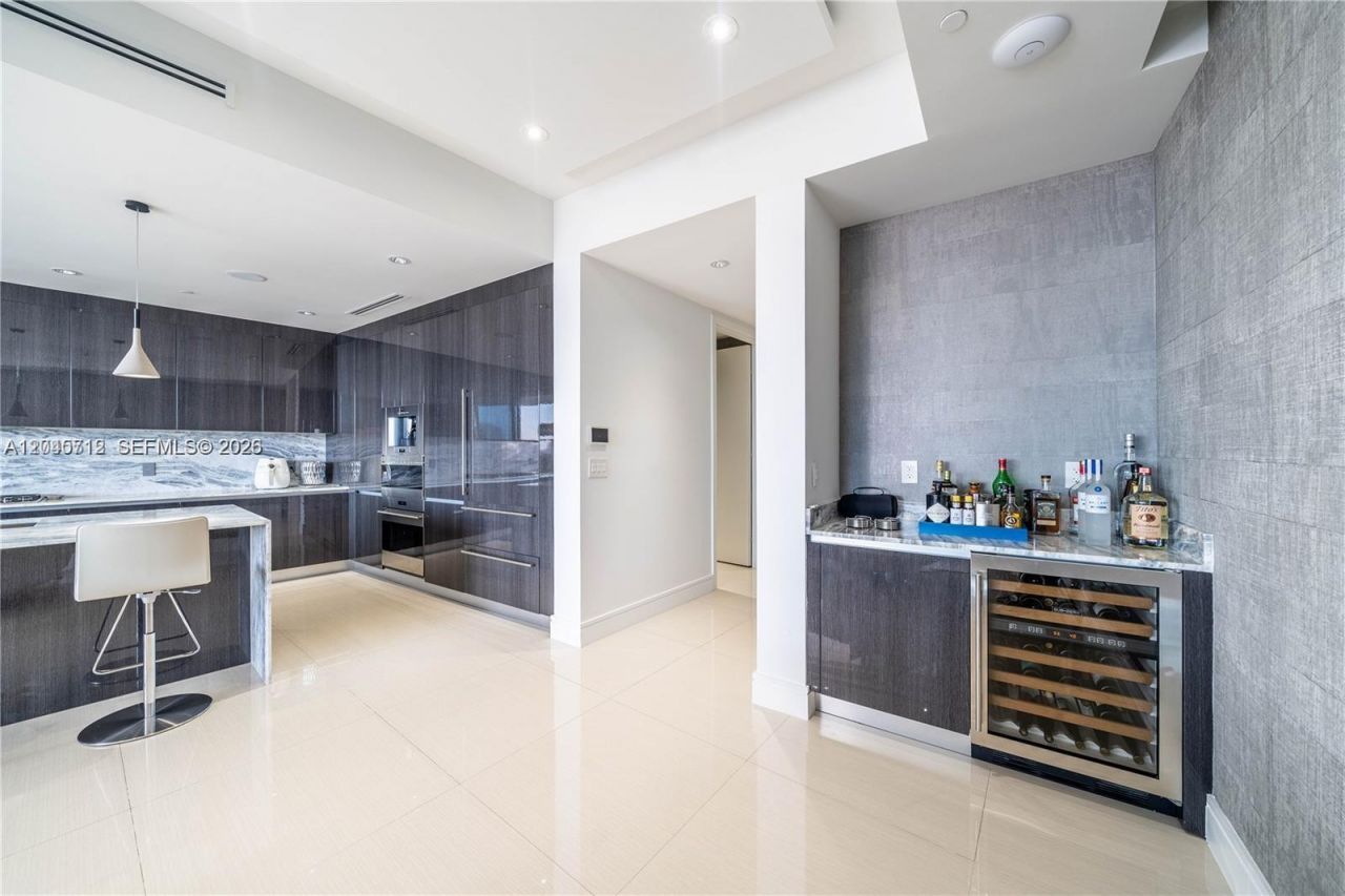 3300 NE 188th St , Unit 710, Aventura, FL 33180 Photo