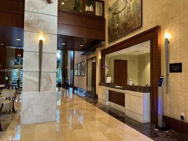 19501 W Country Club Dr, Unit 406, Aventura, FL 33180 Photo