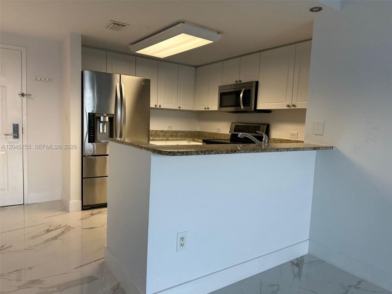 19501 W Country Club Dr, Unit 406, Aventura, FL 33180 Photo