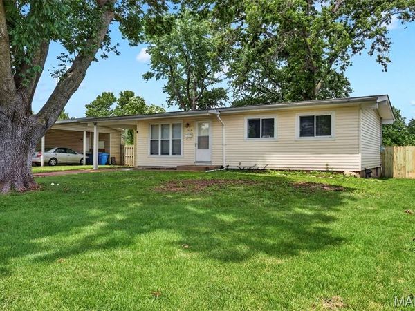 1325 Estes Drive , Florissant, MO 63031