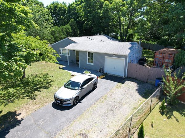 142 Palmer Street , Brentwood, NY 11717