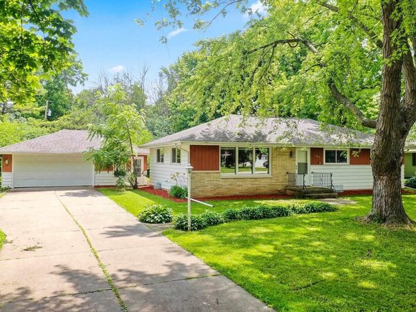 1502 S VAN DYKE ROAD, Appleton, WI 54914