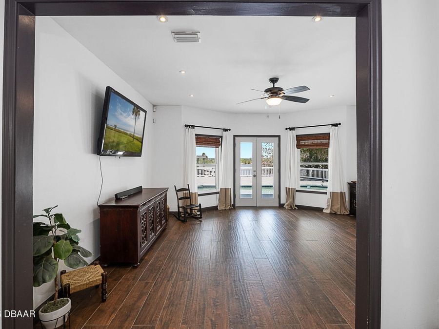 Property Image 93
