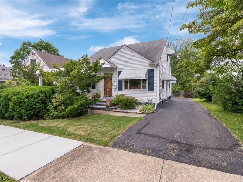 1924 16th Street SW, Akron, OH 44314 Photo 1