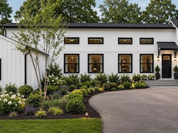 659 Highland St, Northbridge, MA 01534