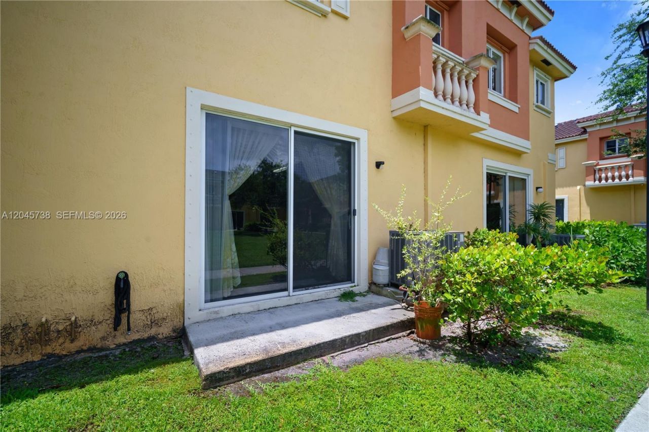 8915 SW 19th St, Miramar, FL 33025 Photo