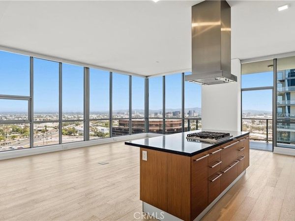 9 MacArthur Place, Unit N2002, Santa Ana, CA 92707
