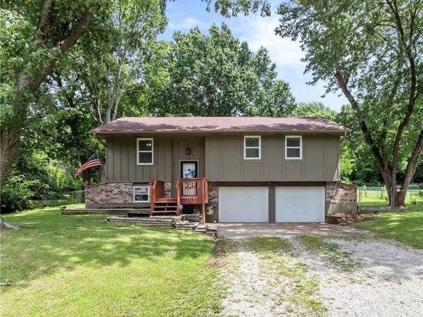 181 SE 421 Road, Warrensburg, MO 64093