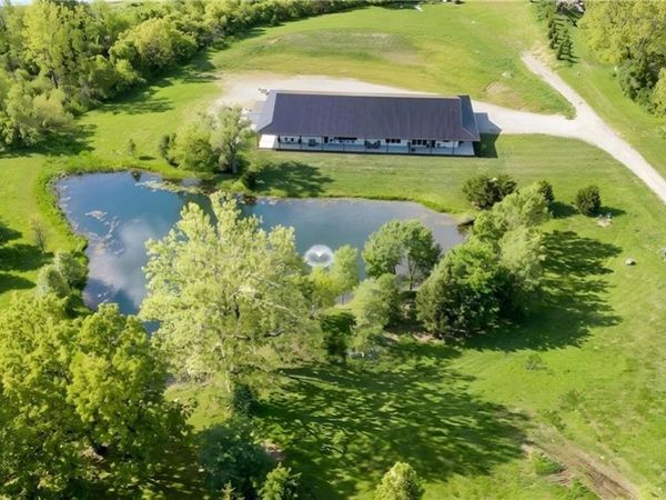 12820 NW Crooked Road, Parkville, MO 64152