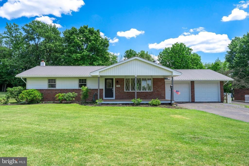 1180 STATION ROAD , PALM, PA 18070