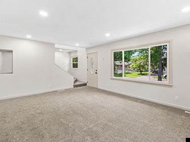 9144 Meredith Avenue, Omaha, NE 68134