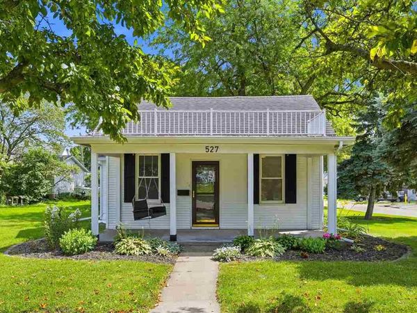 527 W 2nd, Washington, IA 52353