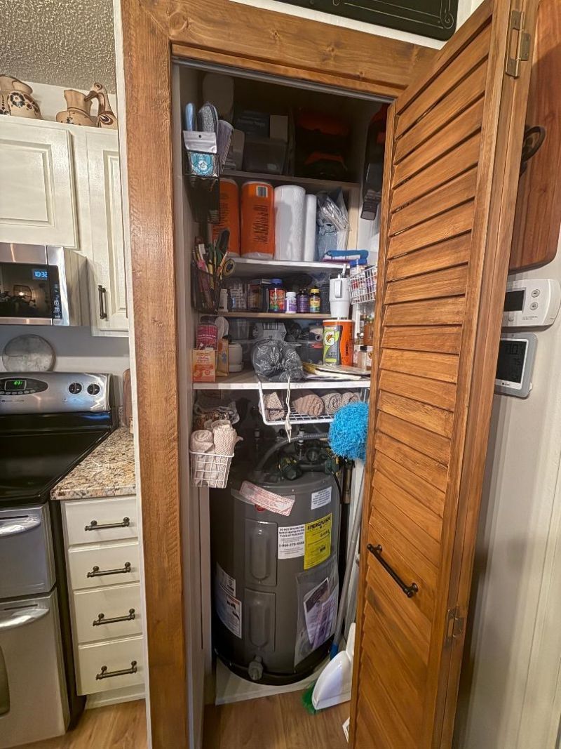 407 Tree Top Ct. Photo 11