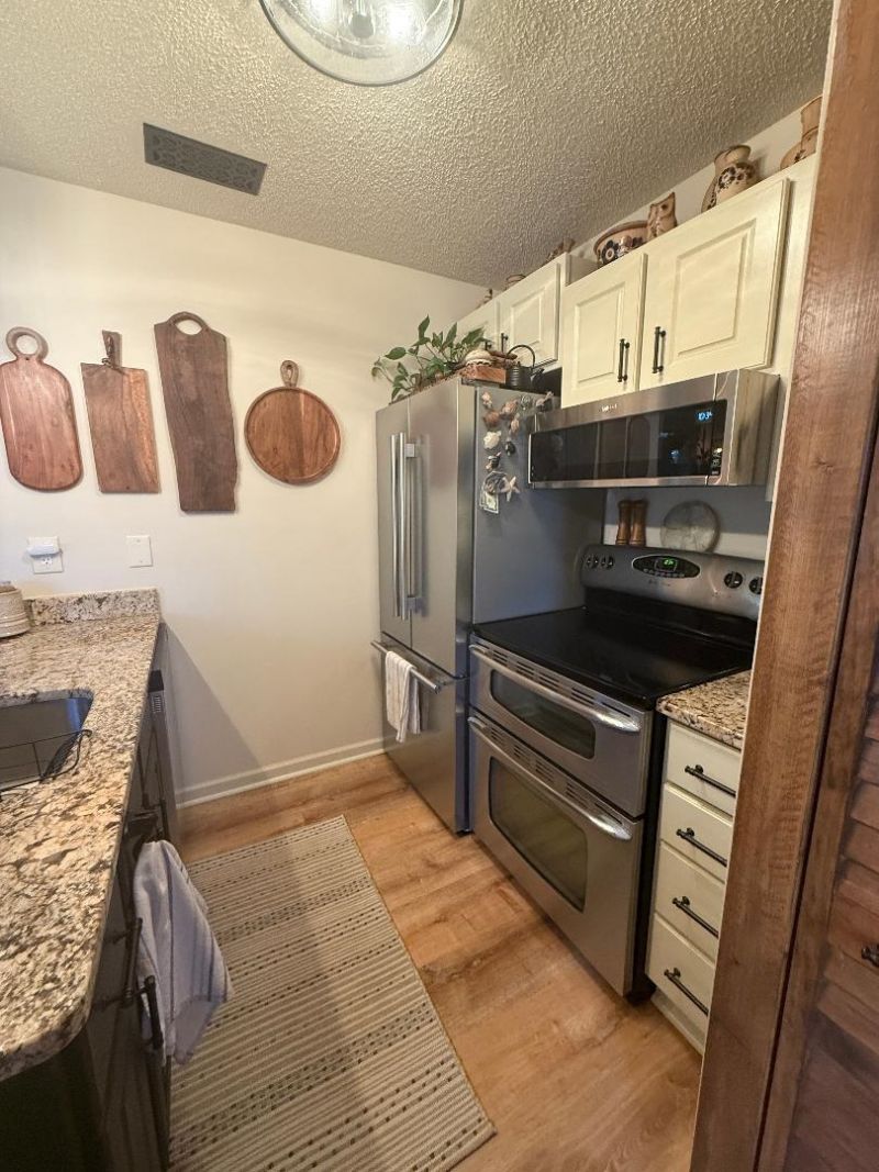 407 Tree Top Ct. Photo 9