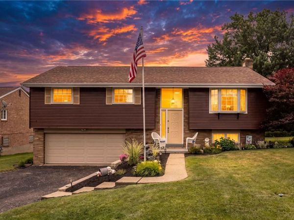 1016 Dana Dr, West Mifflin, PA 15122
