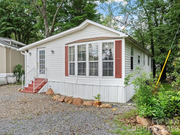 43 Pike Point , Waynesville, NC 28785
