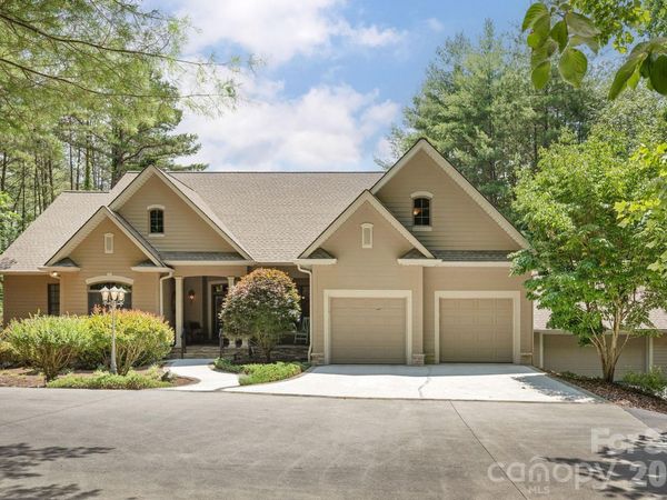 763 Deerlake Road, Brevard, NC 28712