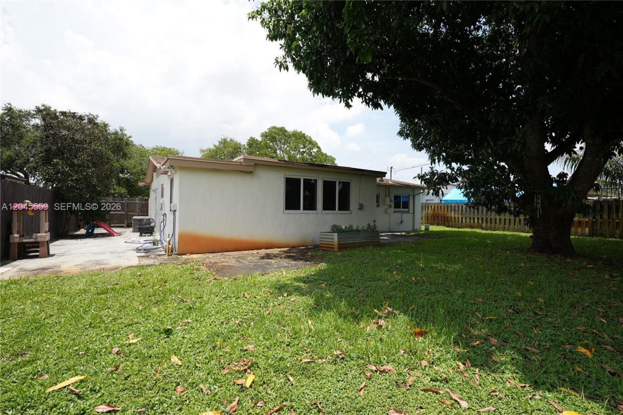 7304 Mckinley St , Hollywood, FL 33024 Photo