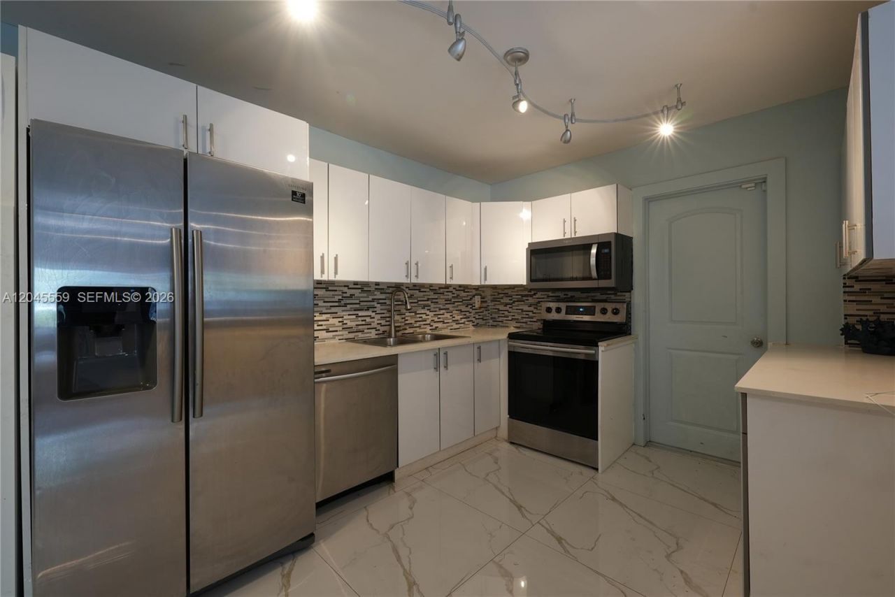 7304 Mckinley St , Hollywood, FL 33024 Photo