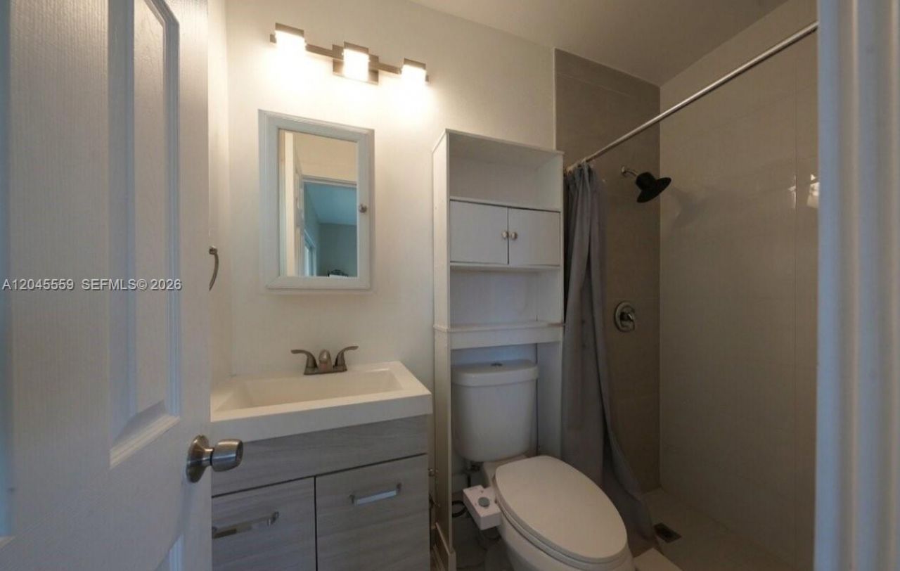 7304 Mckinley St , Hollywood, FL 33024 Photo