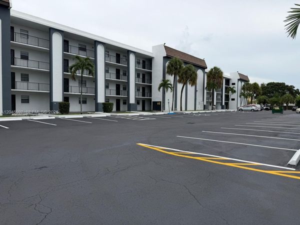 2111 NW 55th Ave , Unit 211, Lauderhill, FL 33313