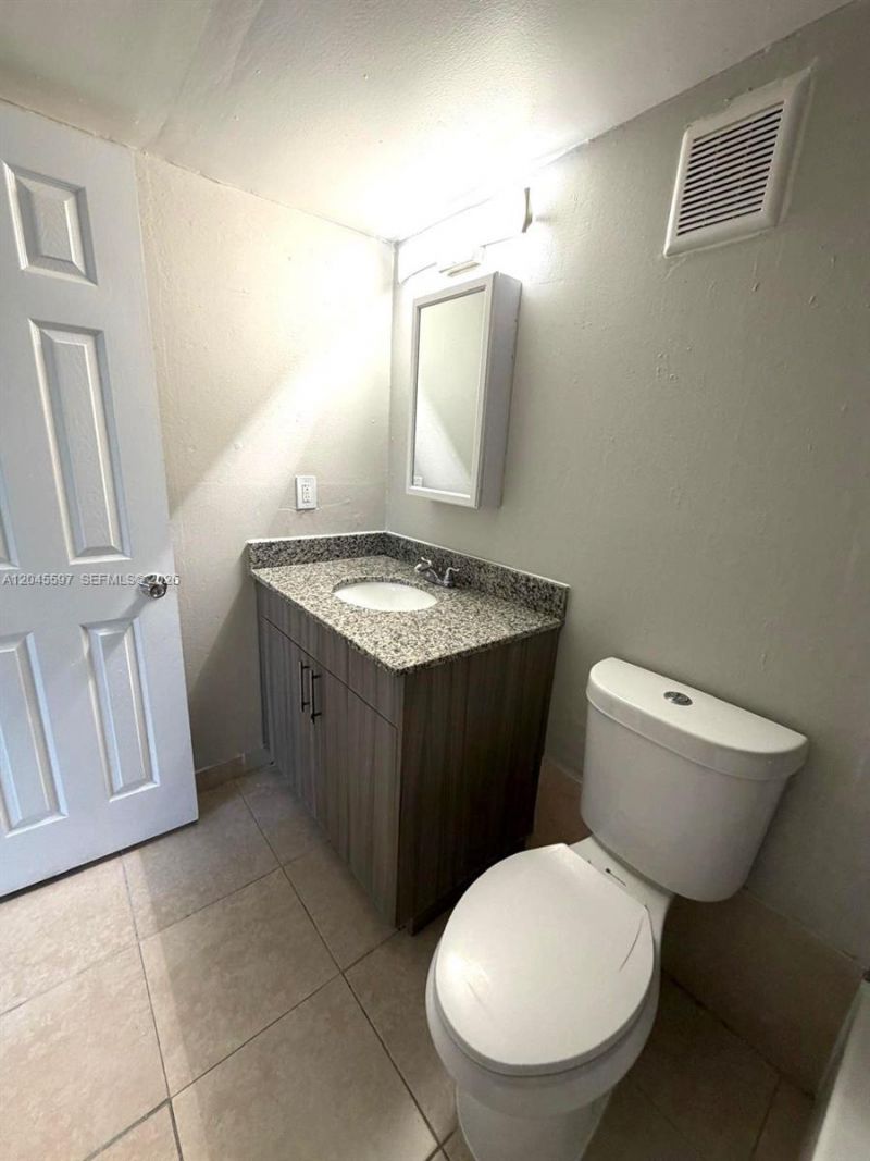 2011 NW 55th Ave, Unit 310, Lauderhill, FL 33313 Photo