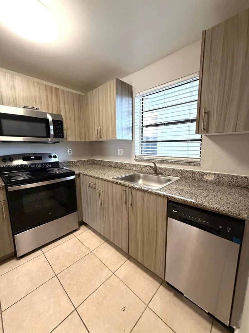 2011 NW 55th Ave, Unit 310, Lauderhill, FL 33313 Photo