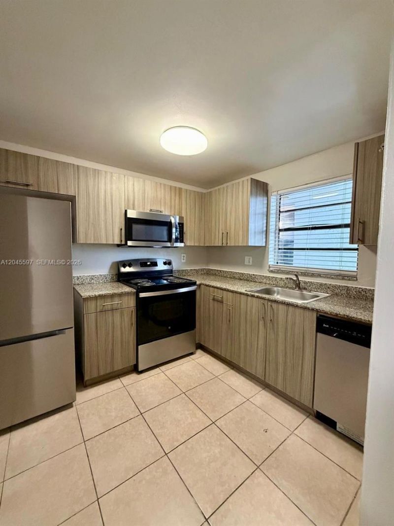 2011 NW 55th Ave, Unit 310, Lauderhill, FL 33313 Photo